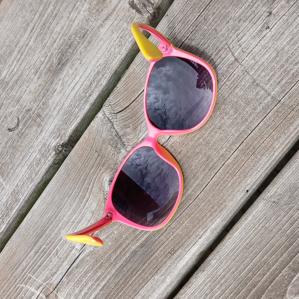 Sunglasses - Picture 4 of 5
